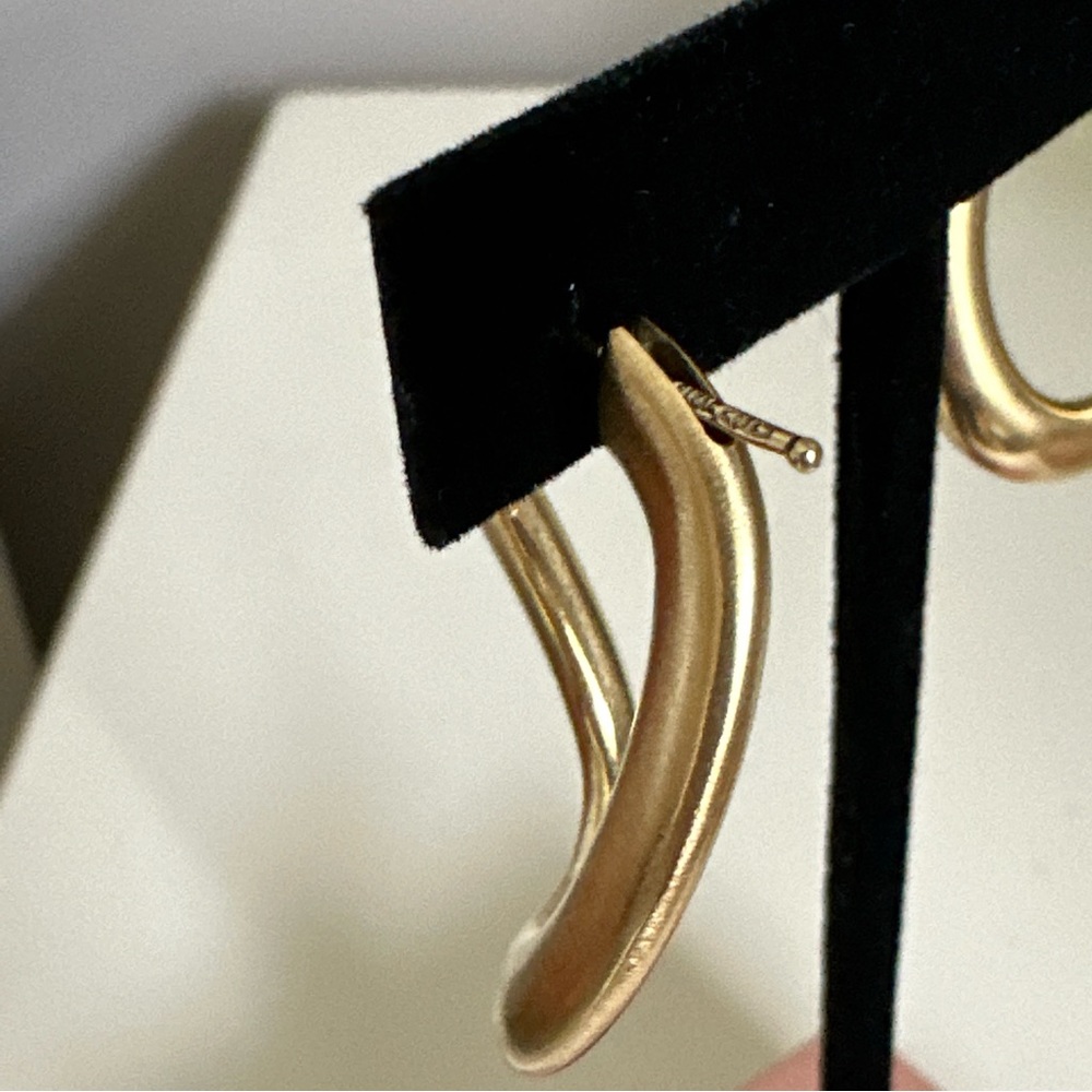 18k Roberto Coin Earrings - Picture 3 of 6